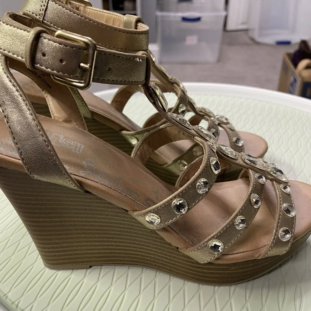 BRASH STRAPPY WEDGE HEELS SHOES SIZE 7‎ GOLD STRAPS WITH RHINESTONES 4